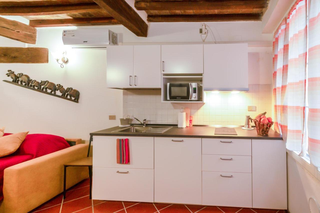 Parma Portici Antichi Monolocale A 5 Min Dal Duomoアパートメント エクステリア 写真